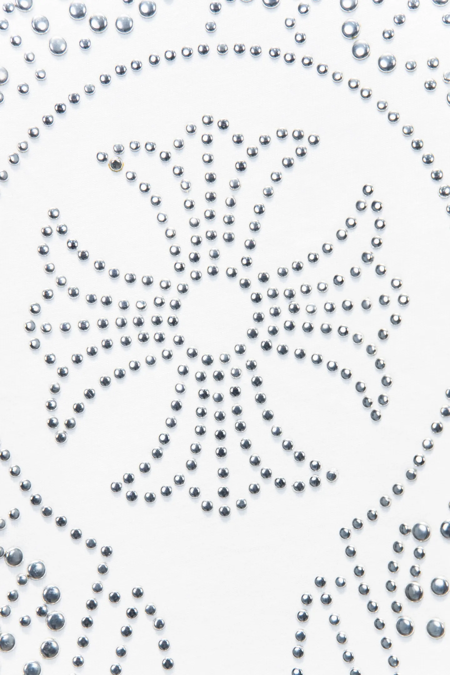 P170 🆕Chrome hearts 25ss os version is really charming and Chrome Hearts is really a must-have. Every season's new version is made to the extreme. It is very practical and can be worn casually. Nice✔️ - ⚠️100% cotton. It is made of 32-count double yarn, 260-gram weight fabric and imported knitted needle carded cotton. It has moderate thickness, drape and contour, and the upper body is comfortable! ! It is very tolerant to fat body types and can instantly lose five pounds after wearing it!  Specially ordered many Austrian hot diamonds, which have the bling bling effect of natural crystals under the light, with multi-faceted reflective points, and the production cost is extremely high. The laser molding includes a computer engraving machine and a laser machine, which are accurate in units of particles. Finally, it is hot and set at high temperature. After the hot ironing, the firmness needs to be tested repeatedly on the hot stamping. It can show colorful reflections under the light. The collar webbing extends to the shoulder for reinforcement, and the stitching at the connection point. The hem and cuffs are all made of 0.2mm stitch double-thread stitching. They are carefully produced at a high cost. The attitude of making goods with a magnifying glass restores the quality and effect of the product. The full set of customized accessories only presents every detail to the customer. Printing with film printing, 50,000 positioning, which is very time-consuming. The addition of handmade elements to the body greatly increases the interest of the clothing; unique visual effects. After special treatment, a unique effect is formed. An irregular hem is added to the version. This year's Kroxin is the main version. In the past two years, the oversize version has become the focus of the trend and has been a popular staple in the past two years. The change of designers has made this brand an instant hit. The progressive fashion of the times also needs the blood impact of fresh elements and trendy designs in order to continue its glory! It’s stylish both inside and outside, a must-have for high street travel! An absolute "eye-catching style" that can match couples 💏 Color: washed black and white Size: S M L XL